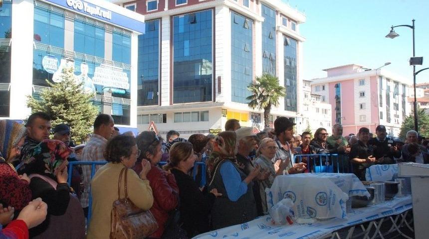 Kdz. Ereğli Belediyesi Aşure Dağıttı