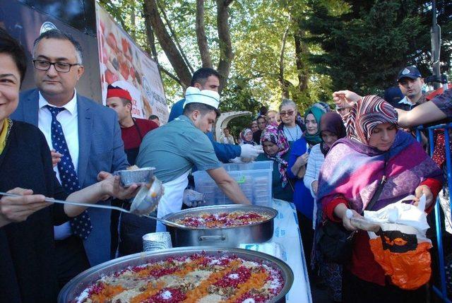 Kdz. Ereğli Belediyesi Aşure Dağıttı