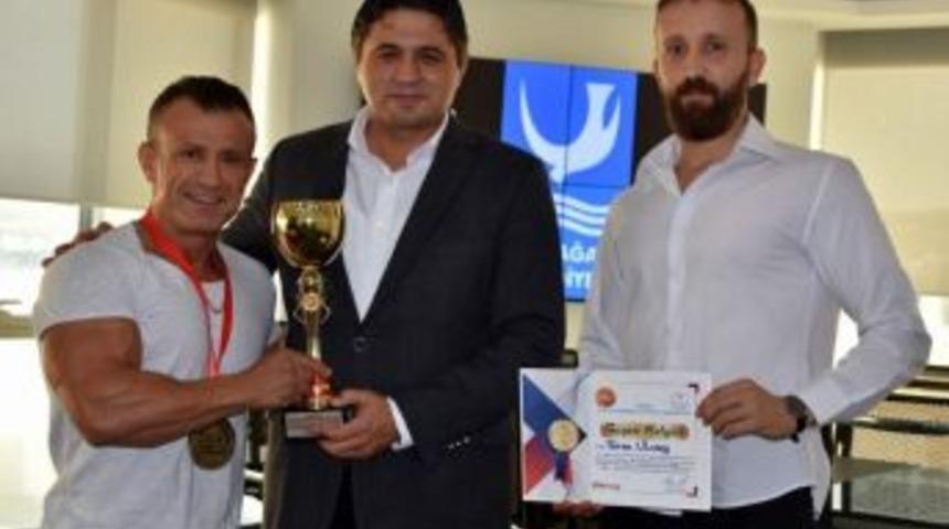 Aliağalı Şampiyondan Başkan Serkan Acar&rsquo;a Ziyaret