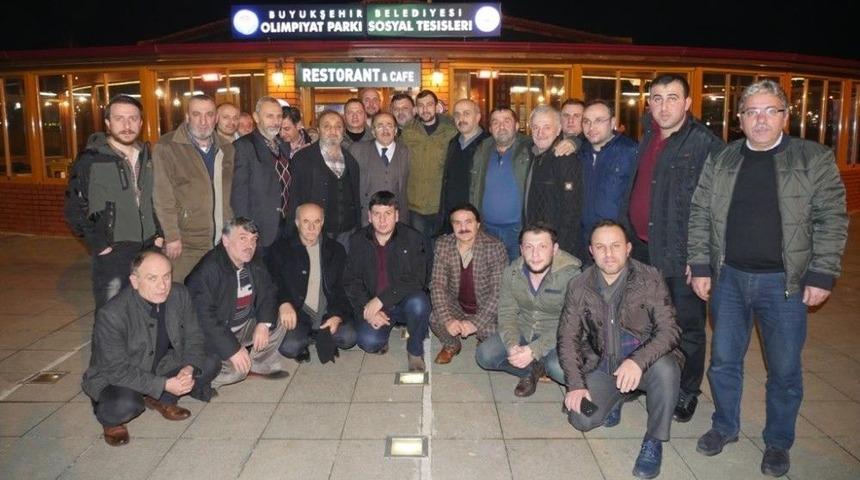 Başkan G&uuml;mr&uuml;k&ccedil;&uuml;oğlu Taşbaşı Yokuşu Esnaflarıyla Bir Araya Geldi