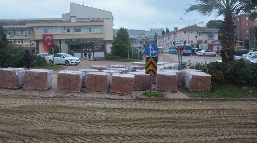 Parke Taşları Yenileniyor