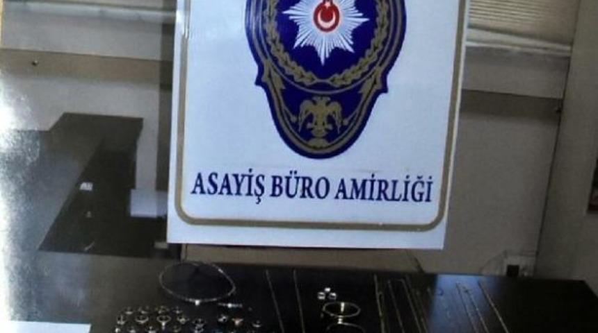 Kuyumcudaki Hırsızlığın Zanlısı Tezgahtar &Ccedil;ıktı (2) - Yeniden