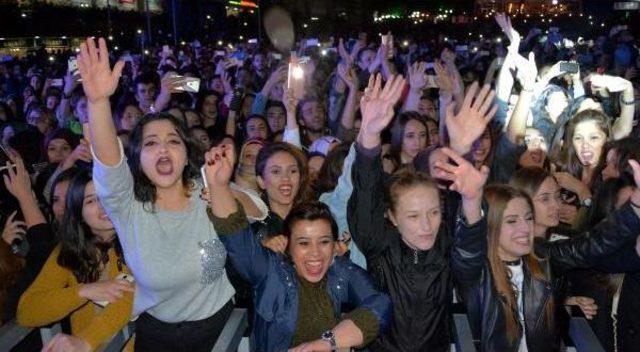 Safranbolu'da Belgesel Film Festivali Açılışında Emre Aydın Konseri