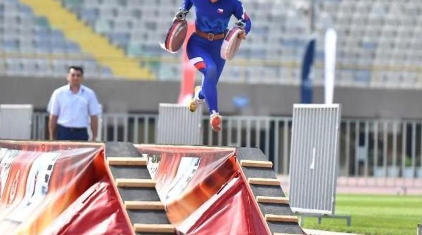 Bayrak Yarışlarını Rus Itfaiyeciler Kazandı