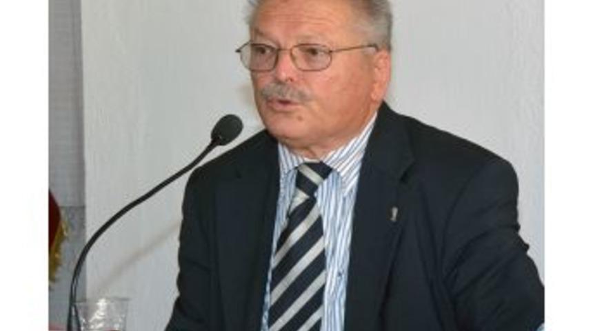 &Uuml;nal T&uuml;rkeş Vefat Etti