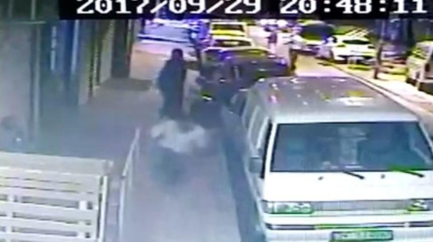 (&ouml;zel Haber) Bah&ccedil;elievler&rsquo;de Husumetli Olduğu Şahsa Sokak Ortasında Kurşun Yağdırdı