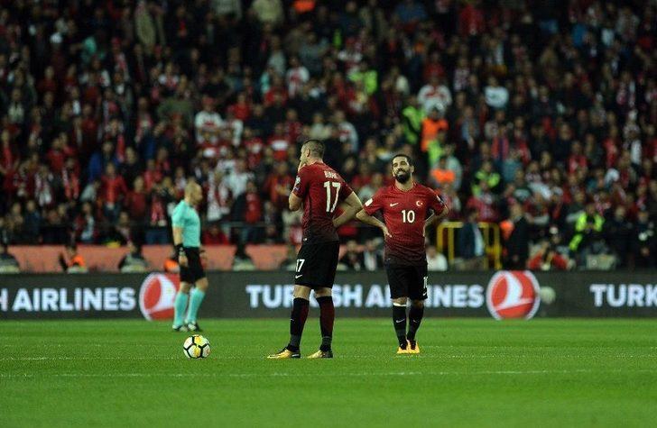 Dünya Kupası Eleme Grubu Maçı: Türkiye: - İzlanda: 2 (ilk Yarı) G3