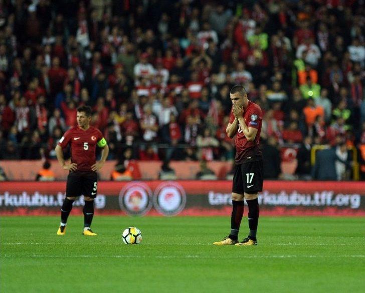 Dünya Kupası Eleme Grubu Maçı: Türkiye: - İzlanda: 2 (ilk Yarı) G4