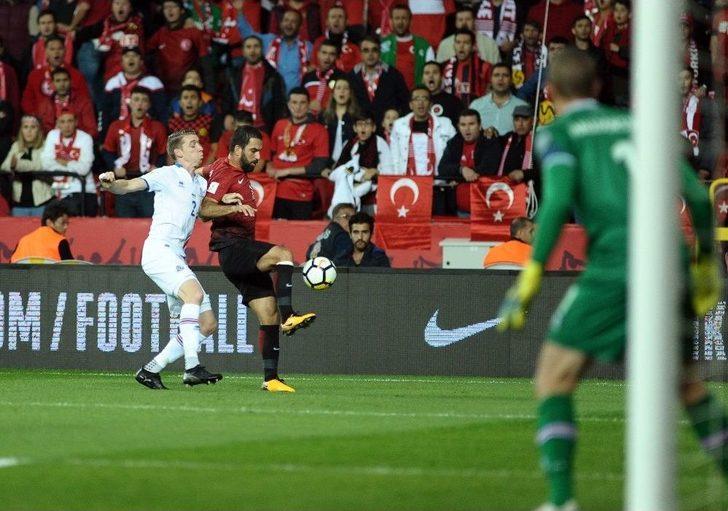 Dünya Kupası Eleme Grubu Maçı: Türkiye: - İzlanda: 2 (ilk Yarı) G5