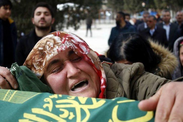 Gülsüm Annenin Umut’u Toprağa Verildi G1