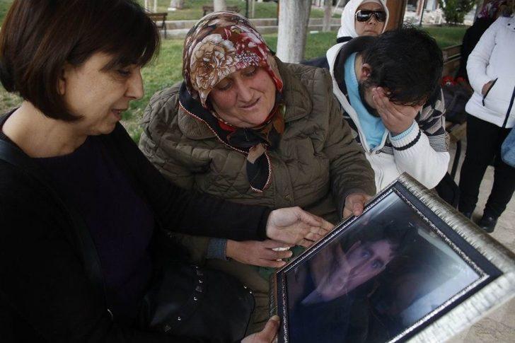 Gülsüm Annenin Umut’u Toprağa Verildi G4