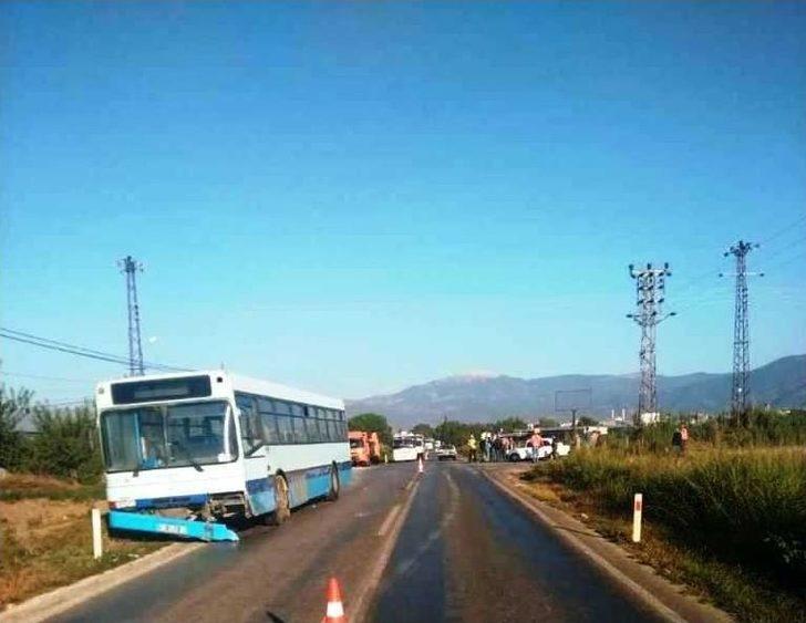 Otomobil Belediye Otobüsü İle Çarpıştı: 1 Yaralı G5