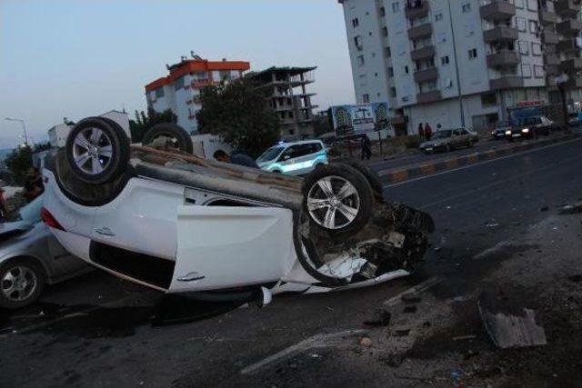 Antalya'da Zincirleme Kaza: 7 Yaralı