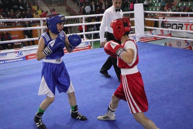 Kadınlar Türkiye Boks Şampiyonası Nevşehir’de Başladı