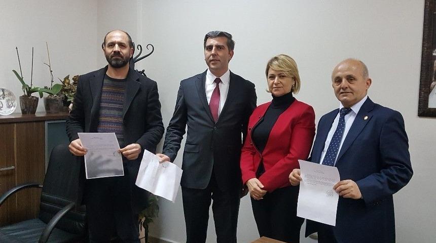 D&uuml;zceli Muhtarlar Maaşlarını Tsk&rsquo;ya Bağışladı