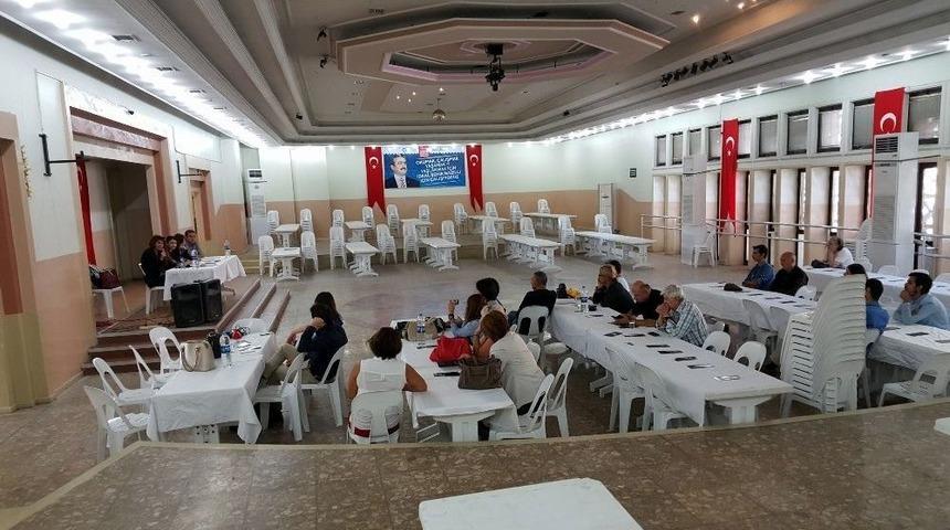 Konu Hayvan Hakları Olunca Salon Boş Kaldı