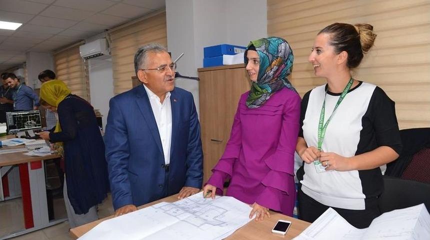 Melikgazi İmar M&uuml;d&uuml;rl&uuml;ğ&uuml;&rsquo;nde Hafta Sonu Ve Gece Mesaisi