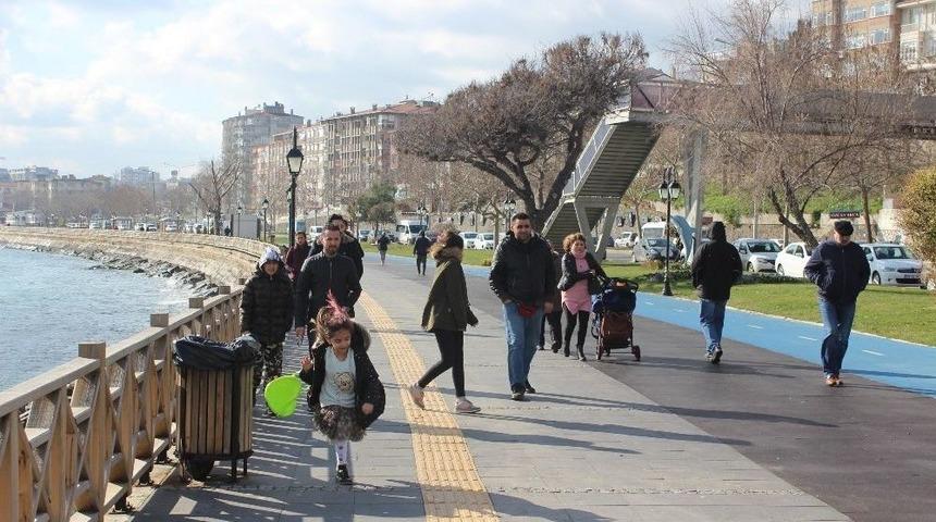 G&uuml;neşi G&ouml;ren Dışarı &Ccedil;ıktı