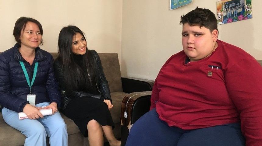 Sağlık Bakanlığı 185 Kilo Olan &Ccedil;ocuk İ&ccedil;in Devrede