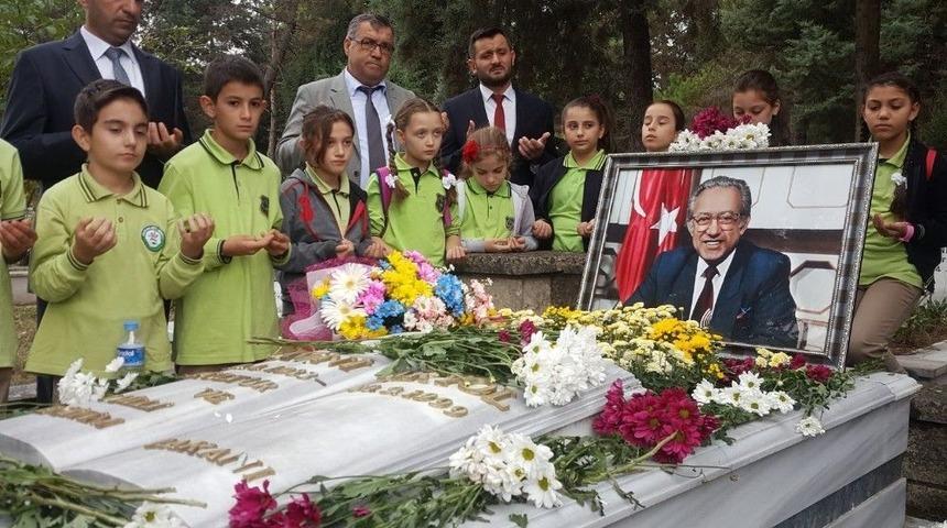 Avni Akyol Kabri Başında Anıldı