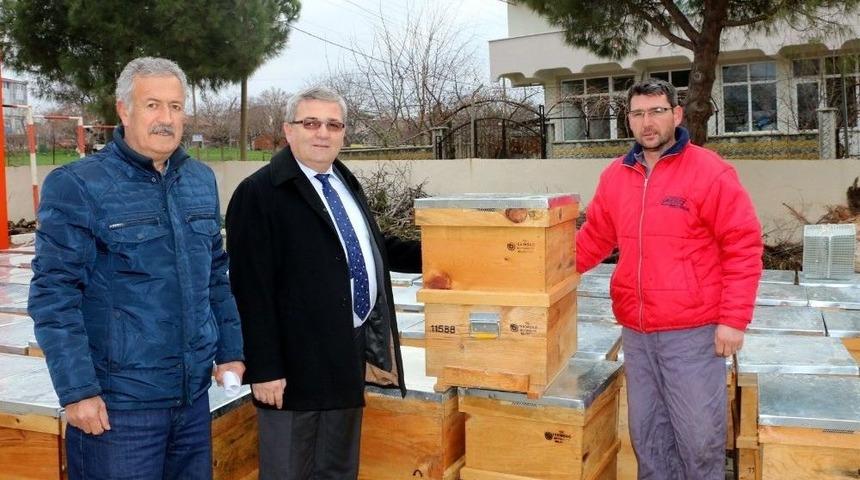 Marmaraereğlisi&rsquo;nde Arıcılara Kovan Desteği