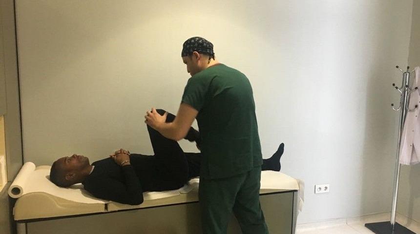 Robinho, Sağlık Kontrol&uuml;nden Ge&ccedil;ti