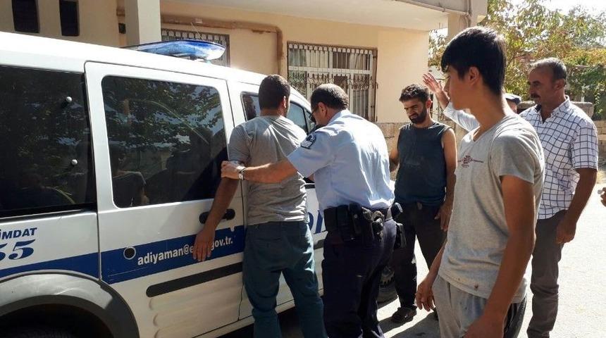 Hırsızlık Ş&uuml;phelisi Şahıs &Ouml;nce D&ouml;v&uuml;ld&uuml; Sonra Polise Teslim Edildi