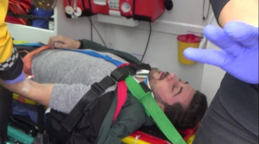 Tekerleği &Ccedil;ıkan Otomobil Kaza Yaptı: 1 Yaralı