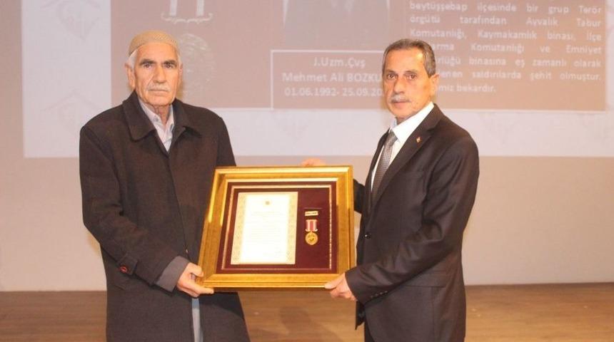 Vali Kalkancı G&ouml;zyaşlarını Tutamadı