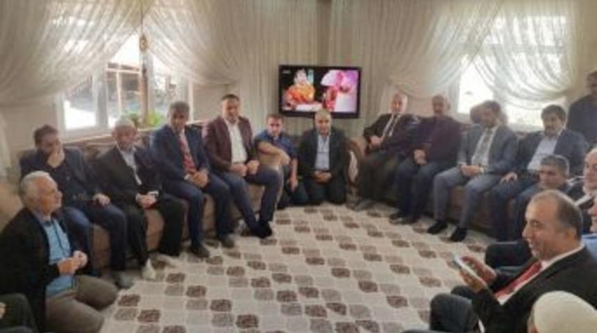 Ak Parti’den Kahraman’a Geçmiş Olsun Ziyareti