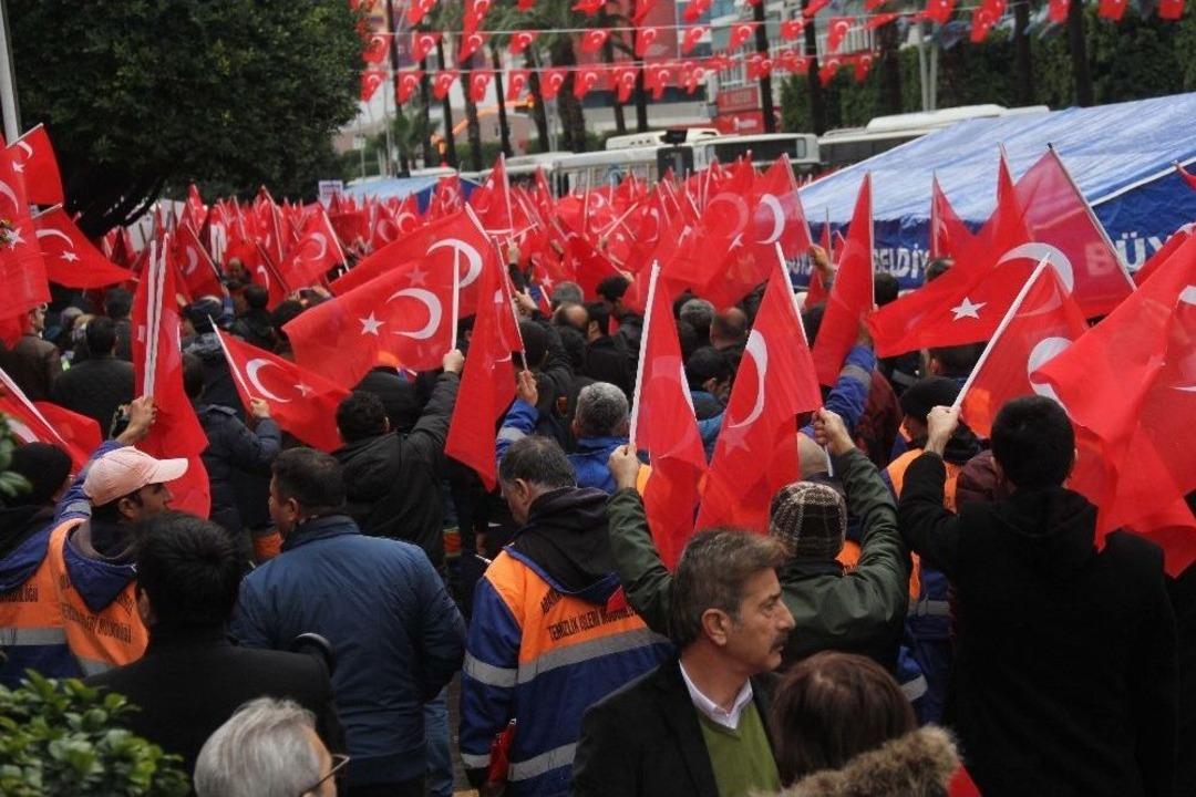 Afrin Operasyonuna Destek İ&ccedil;in 1 Milyon Bayrak Dağıtılıyor