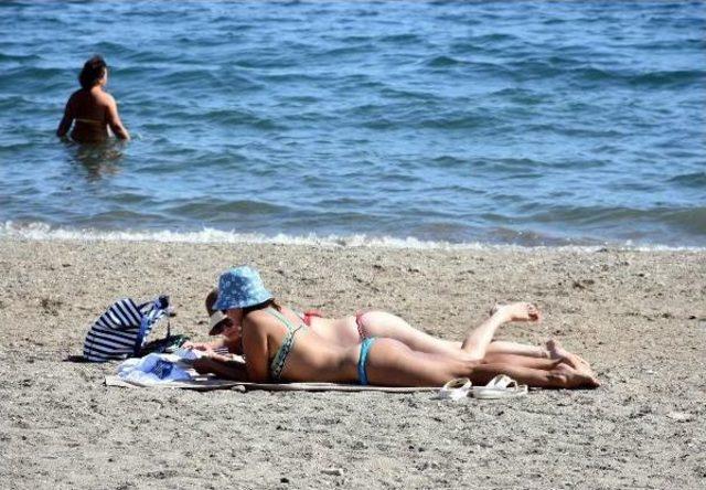 Marmaris te Güneşli Havayı Gören Denize Koştu 2