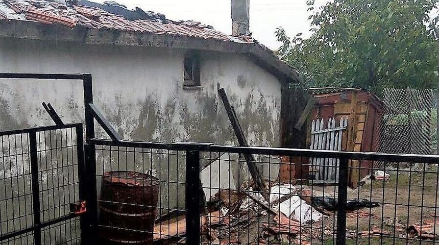 Yatalak Eşi &Uuml;ş&uuml;mesin Diye Soba Yakmış