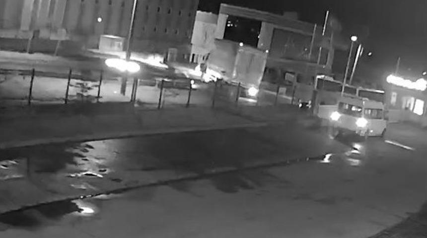 1 Kişinin Öldüğü Feci Kaza Kameralara Yansıdı