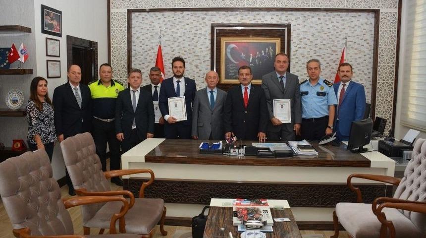 Antalya&rsquo;da Ayın Polisleri &Ouml;d&uuml;llendirildi