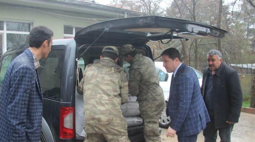 Sınır Birliklerine Kuru Üzümlü Destek