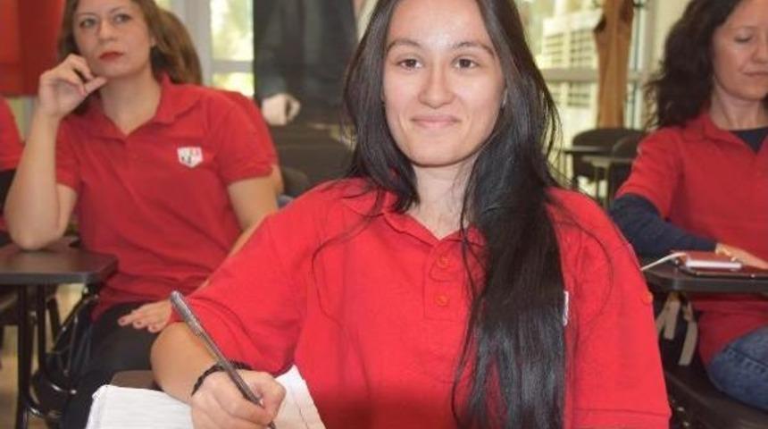 Yarış Atlarına Kadınlar Bakacak