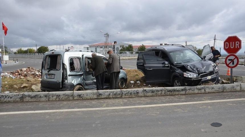 Tekirdağ&rsquo;da 2 Ayrı Kaza: 3 Yaralı