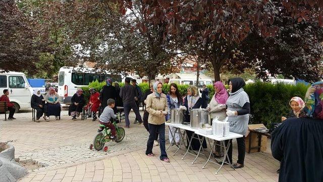 Pazaryeri’nde Aşure İkramı