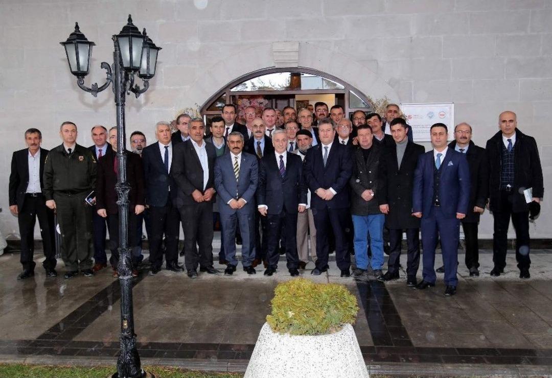 Vali Kam&ccedil;ı Talas&rsquo;ta Muhtarlarla Buluştu