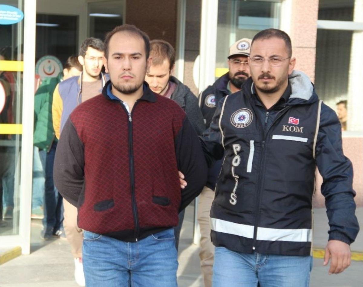 Konya&rsquo;da &Ouml;ğrencilere Fet&ouml; Operasyonu: 50 G&ouml;zaltı