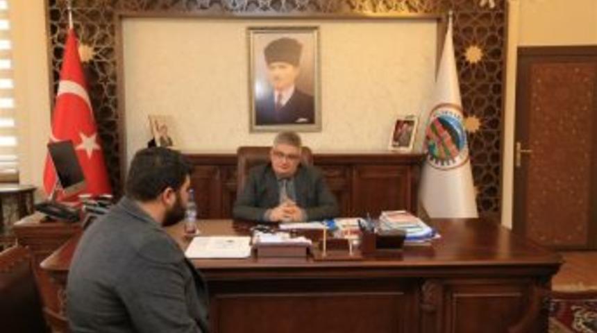 Vali Pekmez, Halk Gününde Vatandaşları Dinledi