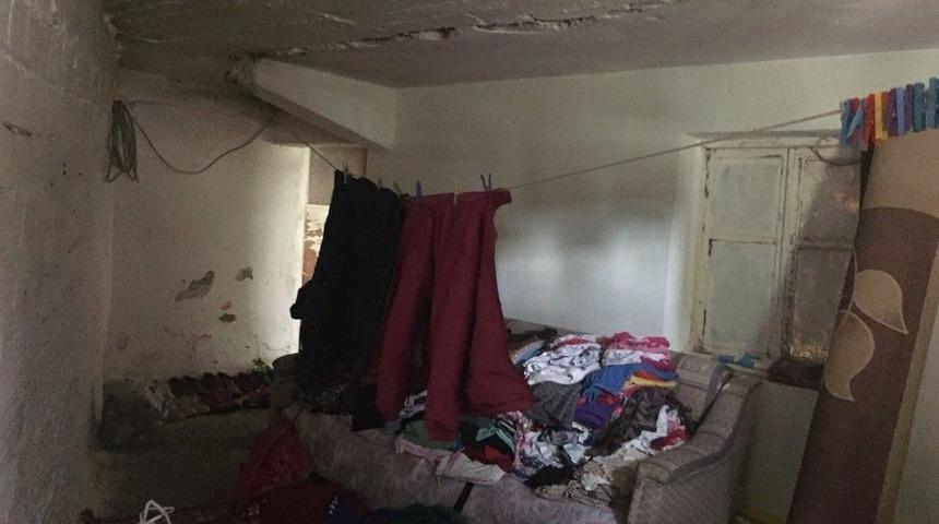 Üniversite Öğrencilerinden Örnek Davranış