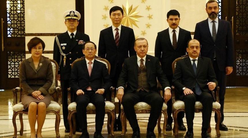 Cumhurbaşkanı Erdoğan, G&uuml;ney Kore B&uuml;y&uuml;kel&ccedil;isini Kabul Etti