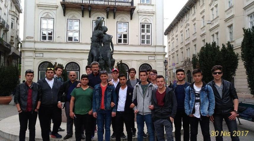 Mesleki Ve Teknik Anadolu Lisesi &Ouml;ğrencileri Avrupa&rsquo;da