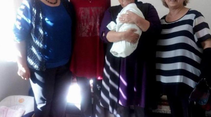 Şehit Pilotun Kızı D&uuml;nyaya Geldi