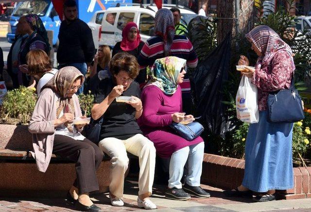 Nazilli Belediyesi’nin Aşure Geleneği Sürüyor