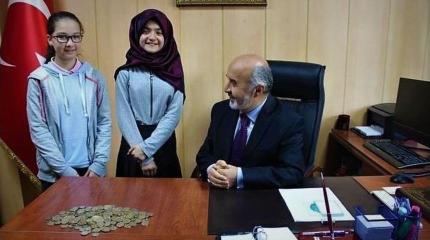 Arakanlı M&uuml;sl&uuml;manlar İ&ccedil;in 15 Temmuz Logolu 200 Tl Demir Para Topladılar