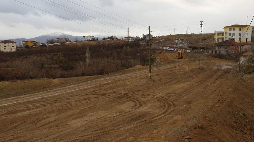 G&uuml;rkan &Ccedil;amurlu Mahallesi&rsquo;ndeki &Ccedil;alışmaları İnceledi