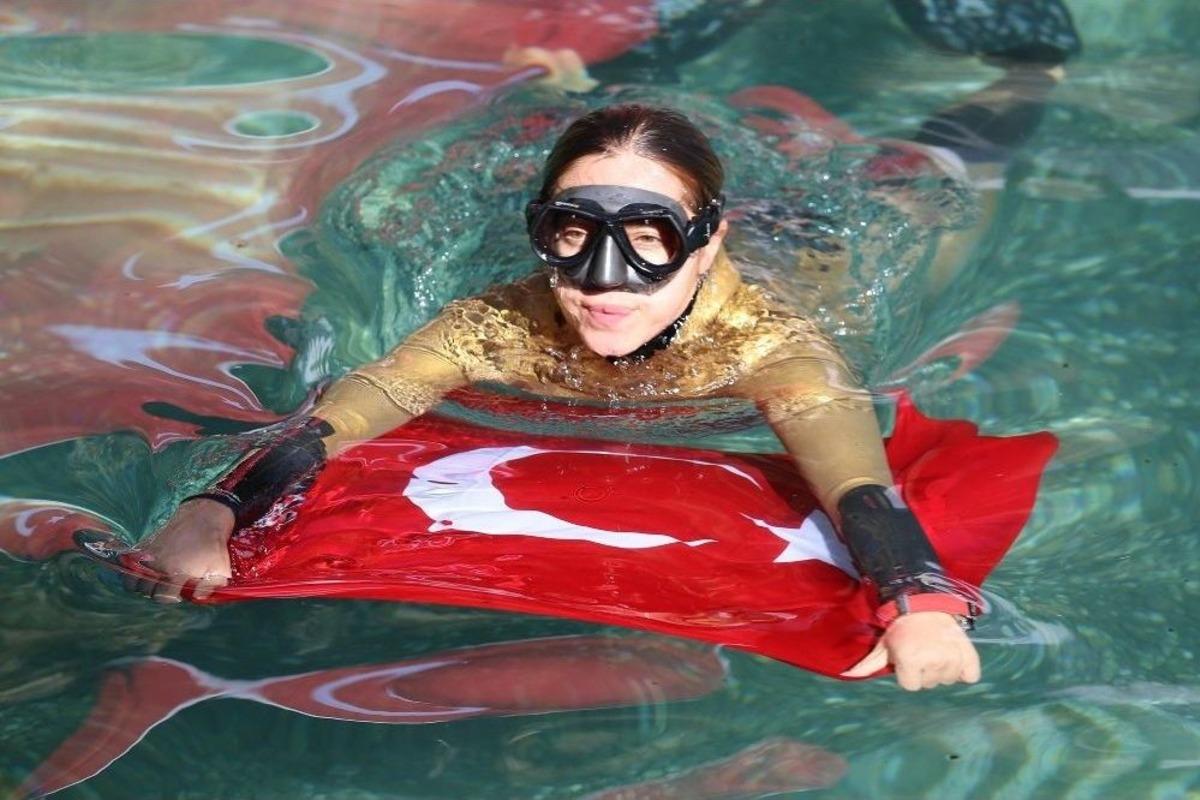 Milli Dalgı&ccedil; Şahika Erc&uuml;men&rsquo;den Antik Havuz Dalışı